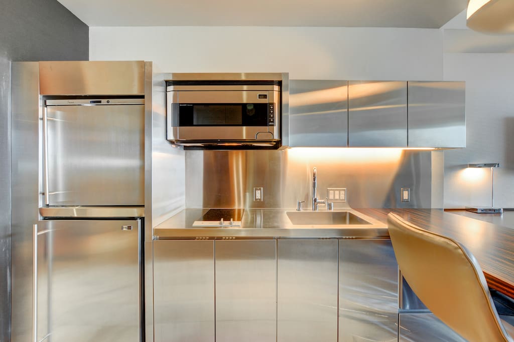 Full kitchenette