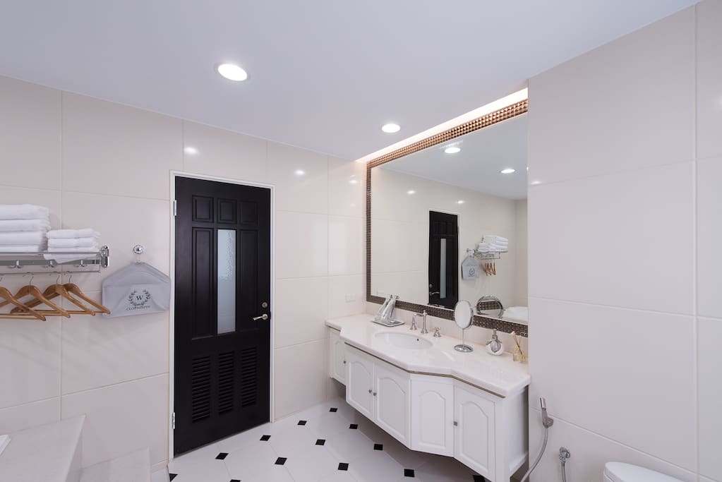 Master Bedroom's Bathroom, 四人房衛浴