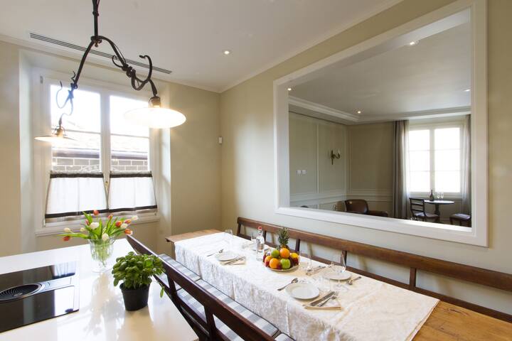 Luxury Suite Apartment of 200sqm with terrace gallery image 5