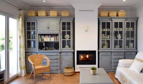 Top performing Airbnb: Chalet 50 meters from the sea in Roche. Conil. Cádiz in Conil De La Frontera
