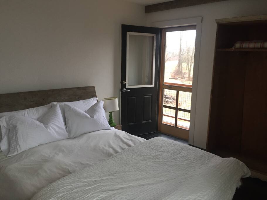 The #1 guest bedroom, queen bed