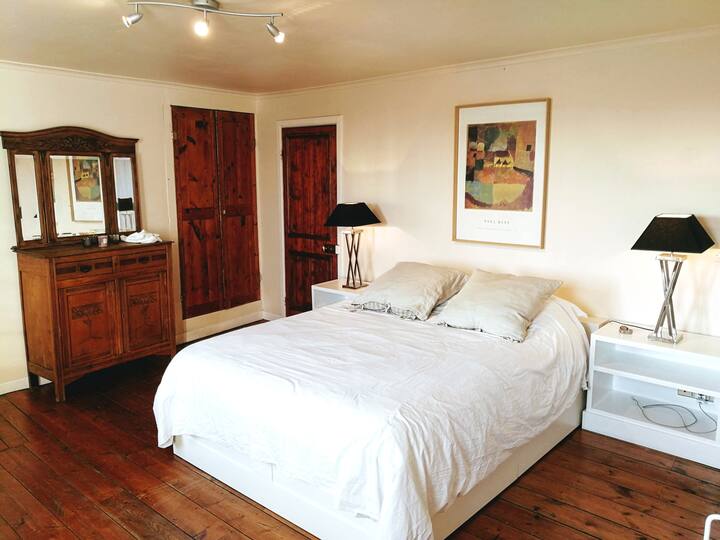 Dhoma e gjumit 1 :  kati i parë