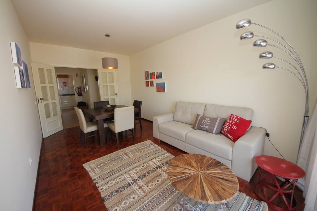 Living and dining room with acess to the balcony with seaview