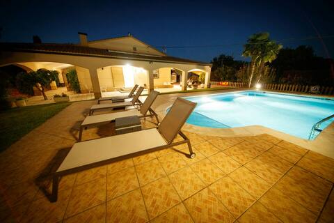 Cottage, with pool and 2500 meters of garden