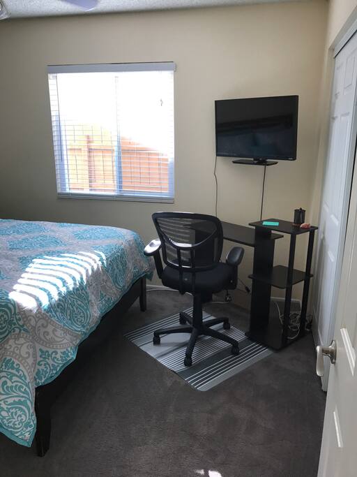 Computer/tv area