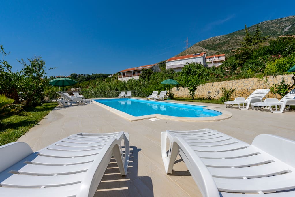 Shared pool area