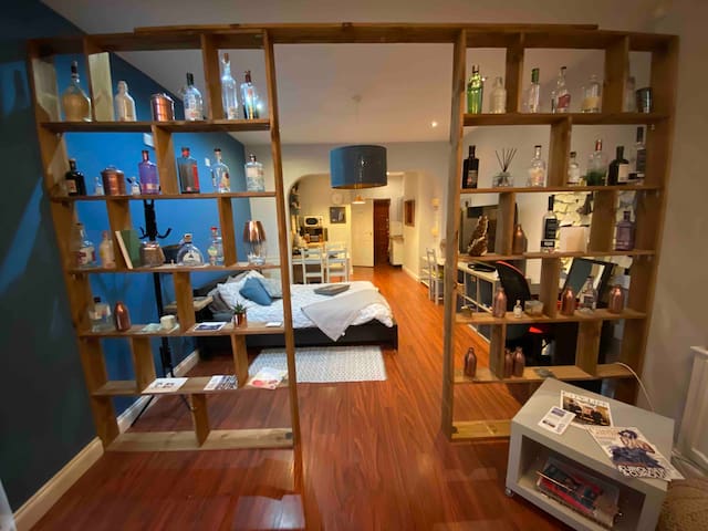 Stylish Stay for Travel, Romance, Adventure orWork