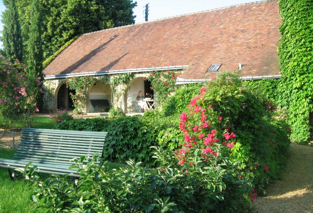 Le cloître, côté jardin intérieur