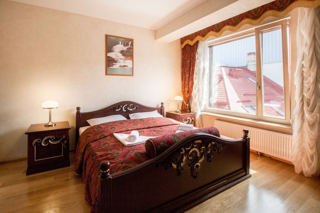 King size bed