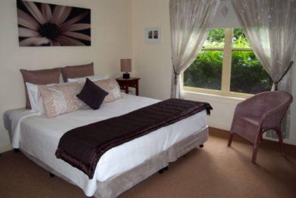 Optional king size or twin beds