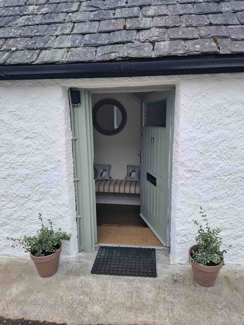 Luxury cottage by the sea in Avoch, Sleeps 5!