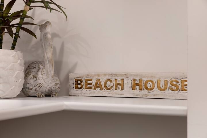 Pelican House – Beach Retreat gallery image 4