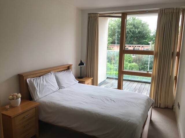 Private Room. Cork city centre.