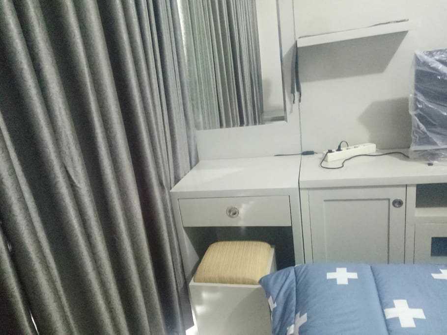 Make Up Table