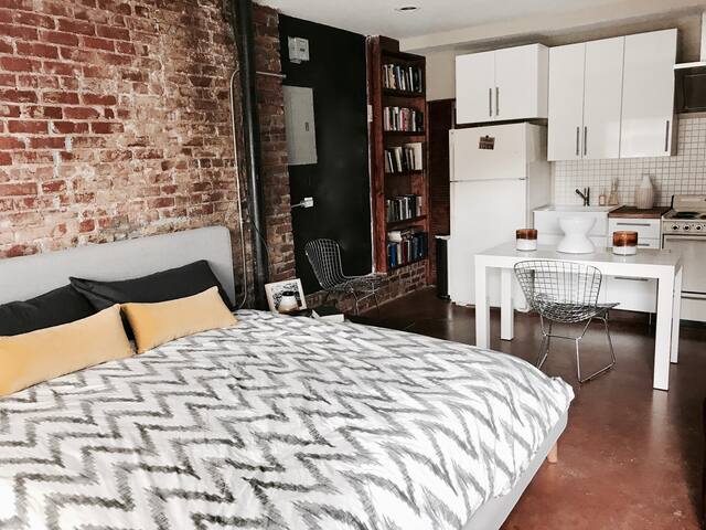 Private Cabbagetown Studio