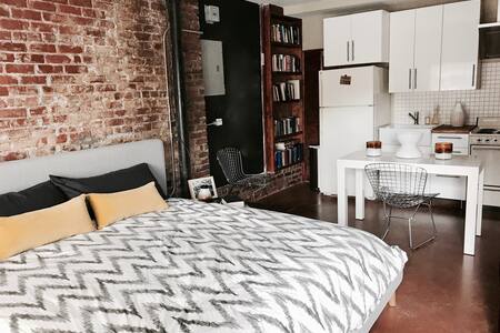 Private Cabbagetown Studio