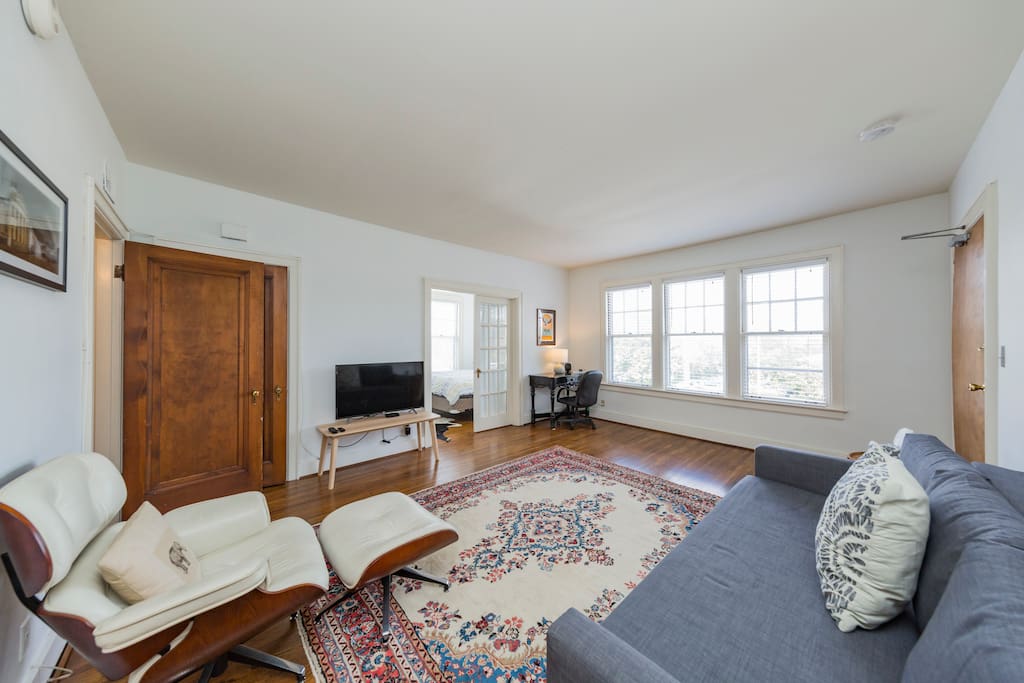 There are 2 bedrooms and 1 bathroom - queen size beds in each. The couch in the living room is a queen sofa bed. Space can hold up to 6 people.
Permit #201514288