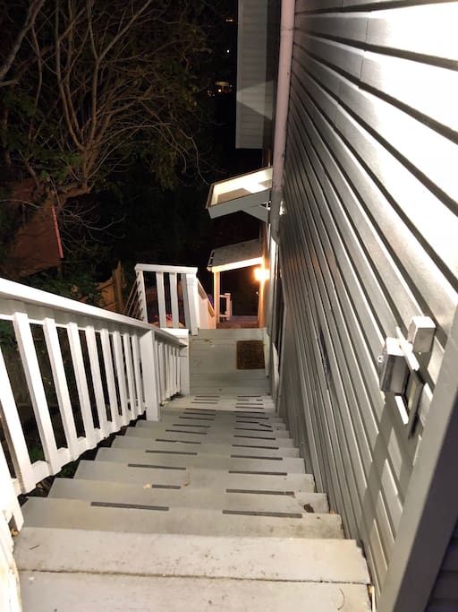 NOTICE!! There are 30 lighted steps going down to you apartment. There is no elevator.