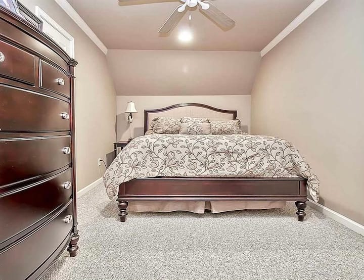 Loft Spálňa s manželskou posteľou Queen