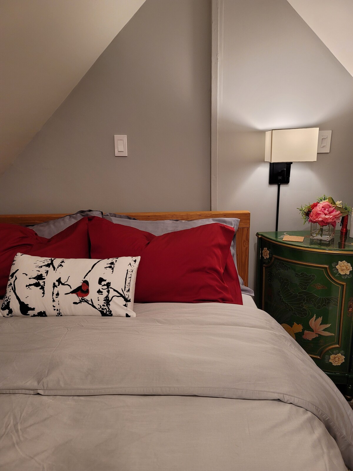 Леглата ще бъдат направени въз основа на сезона или по повод, може да се направи заявка и аз винаги ще се опитвам да се настаня.