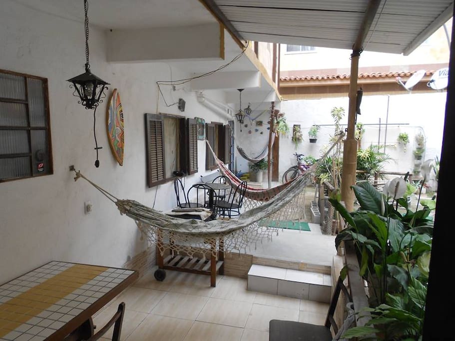 Nosso espaço de varanda, com redes para descansar