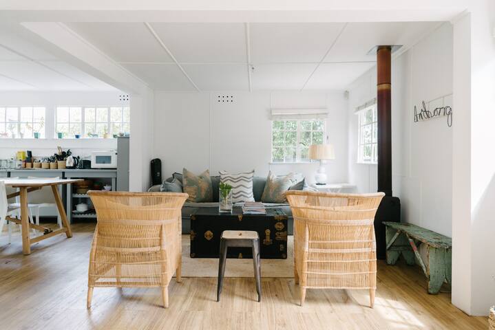 Scarborough Beach cottage. gallery image 4