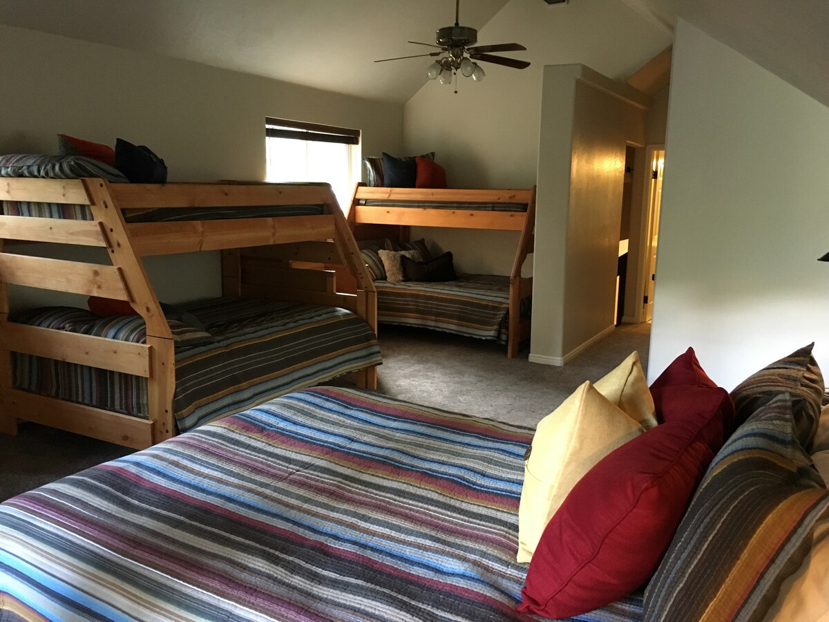 Midway Mountain Cabin