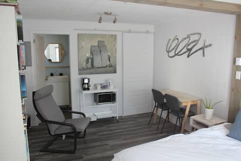 Top Airbnb: Cozy artist studio in quiet neighbourhood in Hull