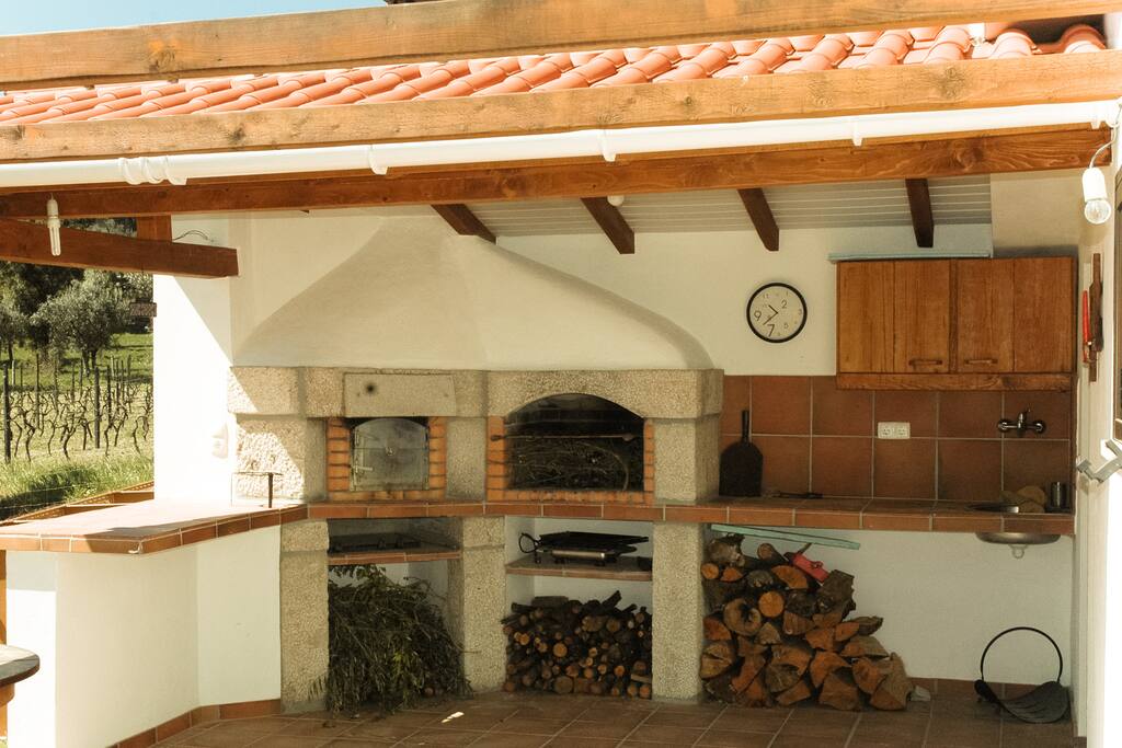 Churrasqueira e forno a lenha
