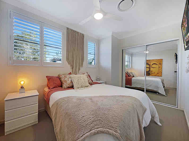 舒适的床，配备智能电视，可在夜间观看Netflix 