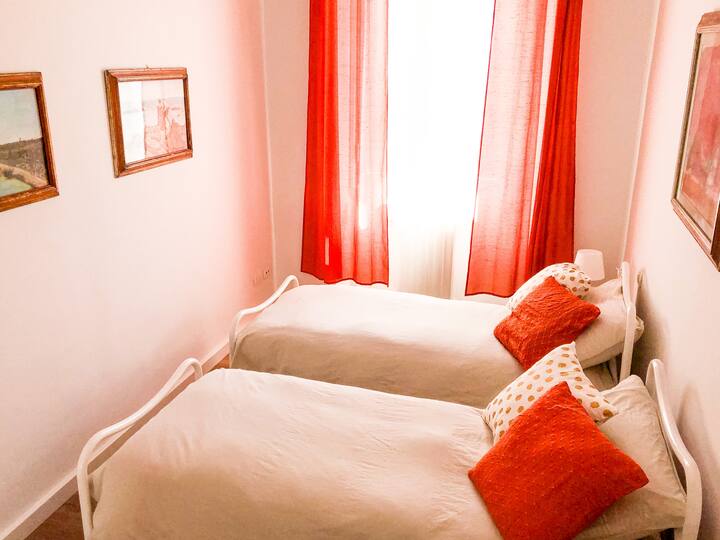 Camera con due letti singoli