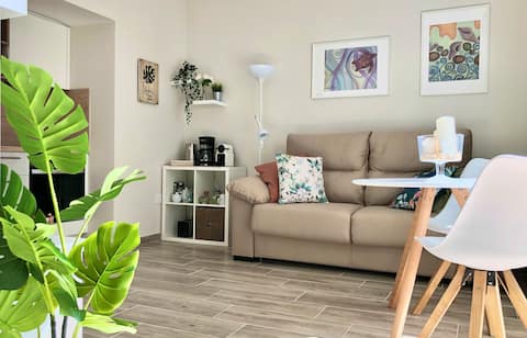 Anuncio de Airbnb popular: A small oceanfront paradise en Santa Cruz De Tenerife