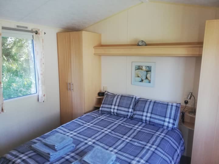 ორადგილიანი ნომერი