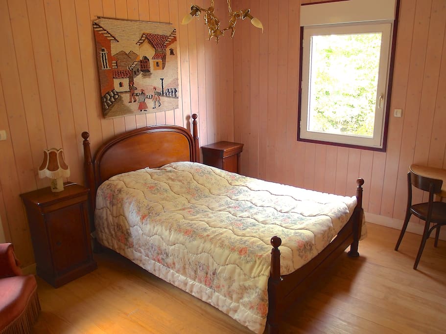 Chambre avec salle d\u002639;eau privative  Villen zur Miete in 