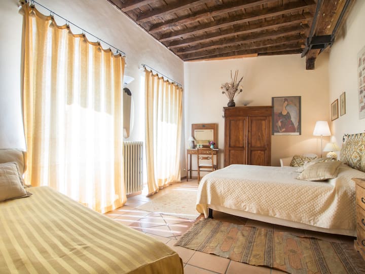 bedroom sleeps 3