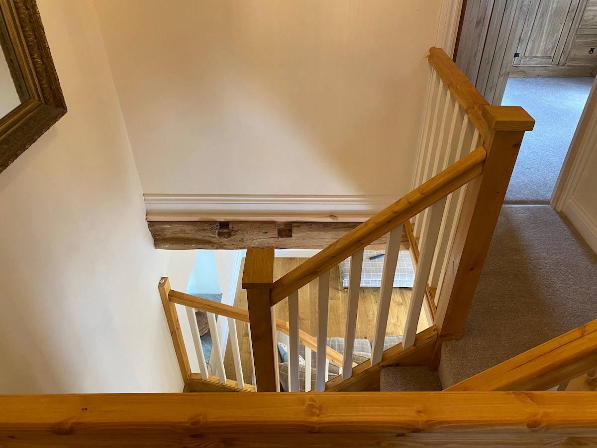 Top Airbnb: Beautiful 2 Bedroom Cottage at Country Manor House in Kirkburton