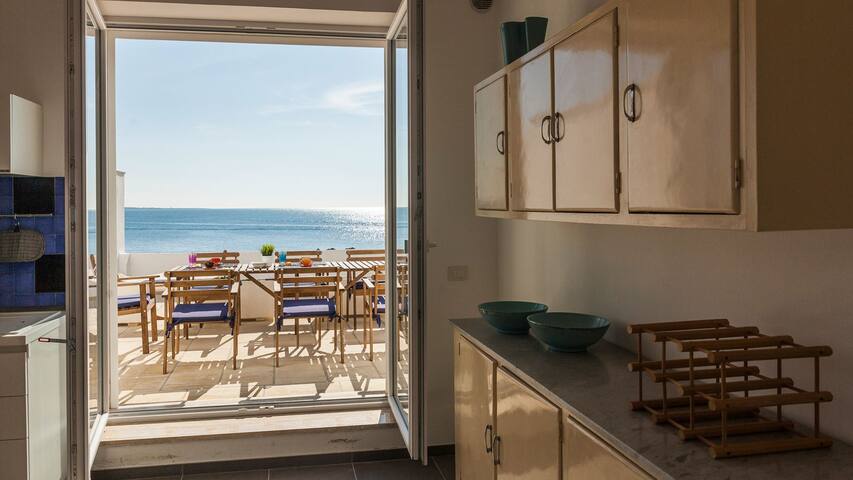 appartamento vista mare gallery image 3