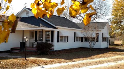 Charming House on Foxhound Flower Farmstead