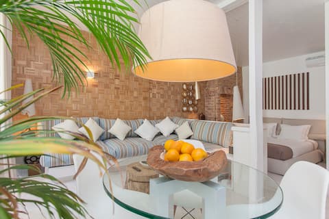 Successful Airbnb property: Chiado "Loft" 5 "the studio" in Lisboa