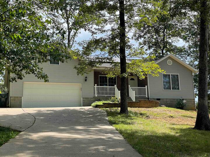 Christmas Lake Village Holiday Rentals & Homes Indiana, United States