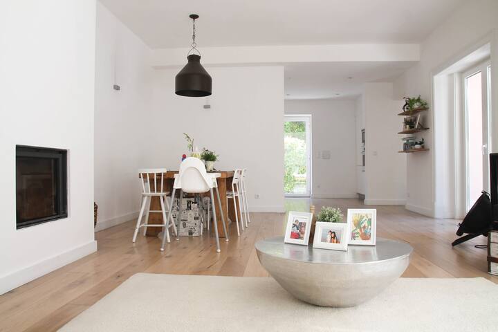 House with garden in central Lisbon gallery image 5