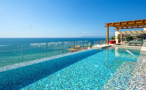 V177 Luxury 1 br, Great comfort, spacious home !