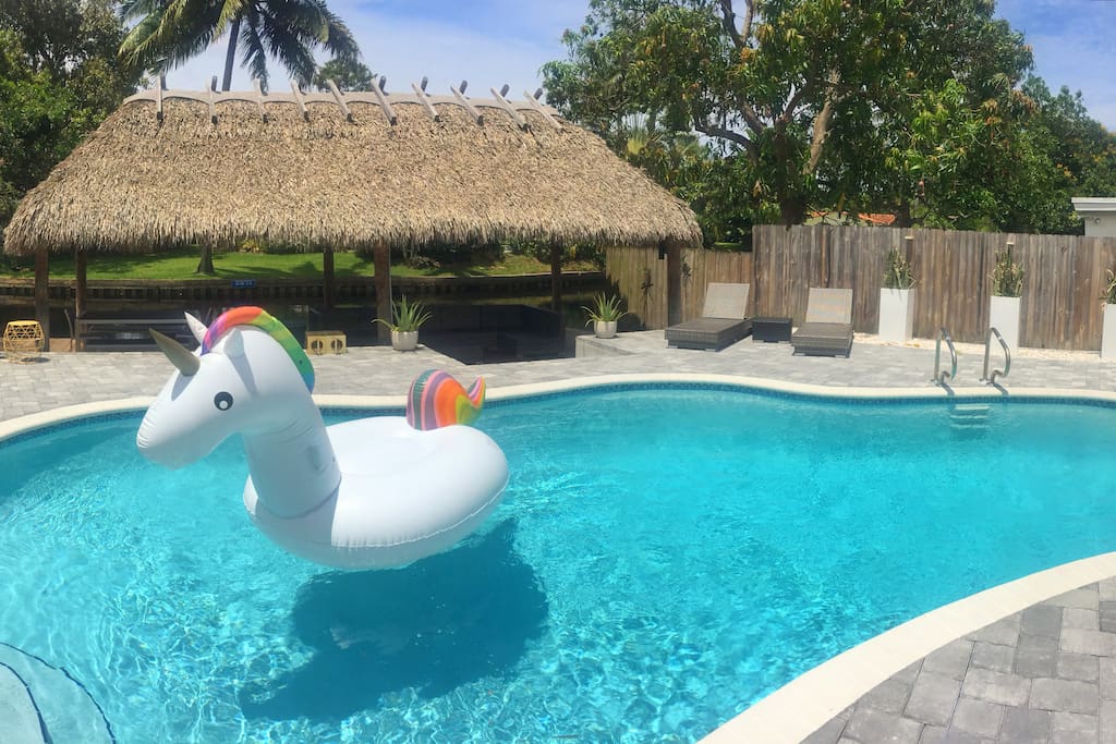 Who doesn't like a giant floating unicorn?