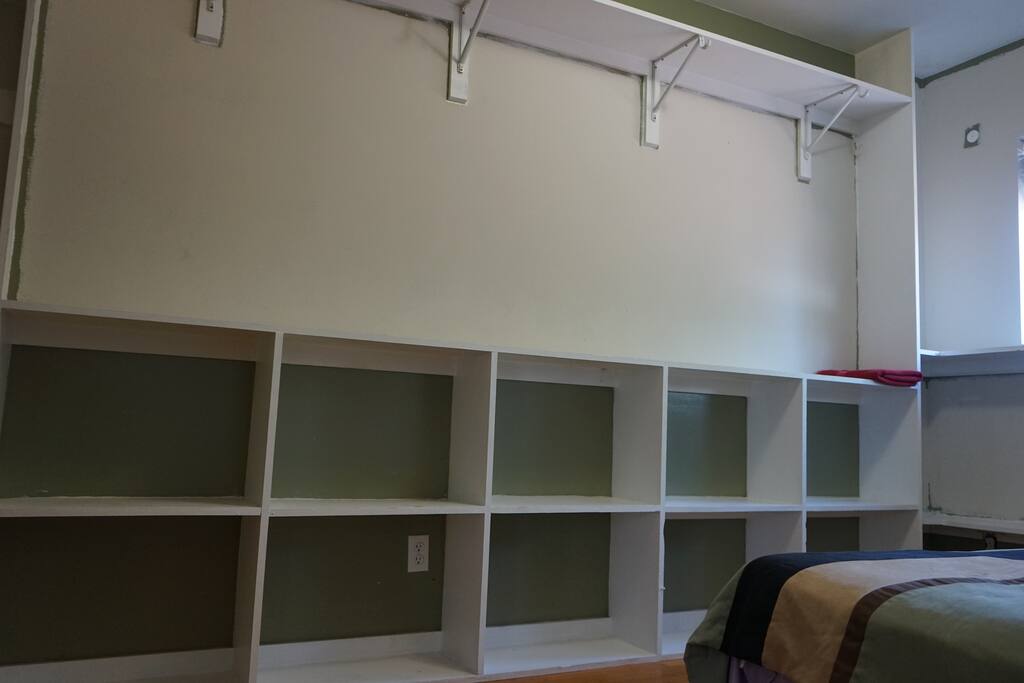 Medium Size Room w/Cubbies (US-2) - October 8th, 2017