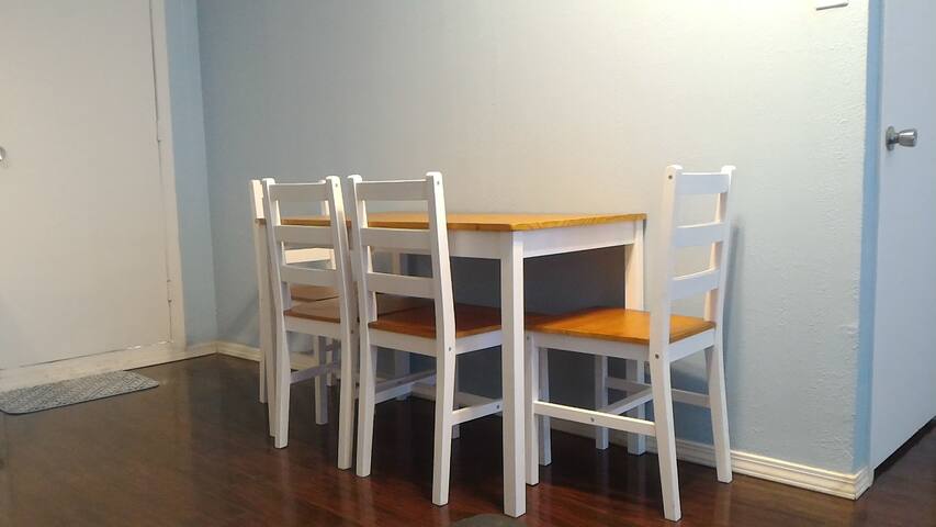 2BD Home、1.8 miles to Strip，sleeps 6 gallery image 5