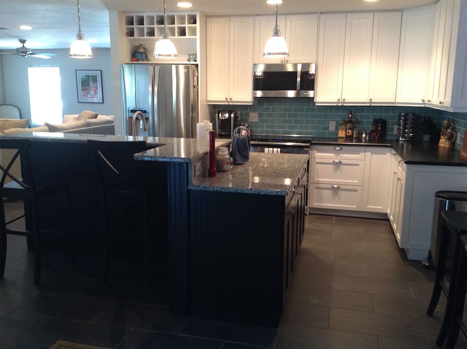 Full kitchen with new appliances. New washer and dryer