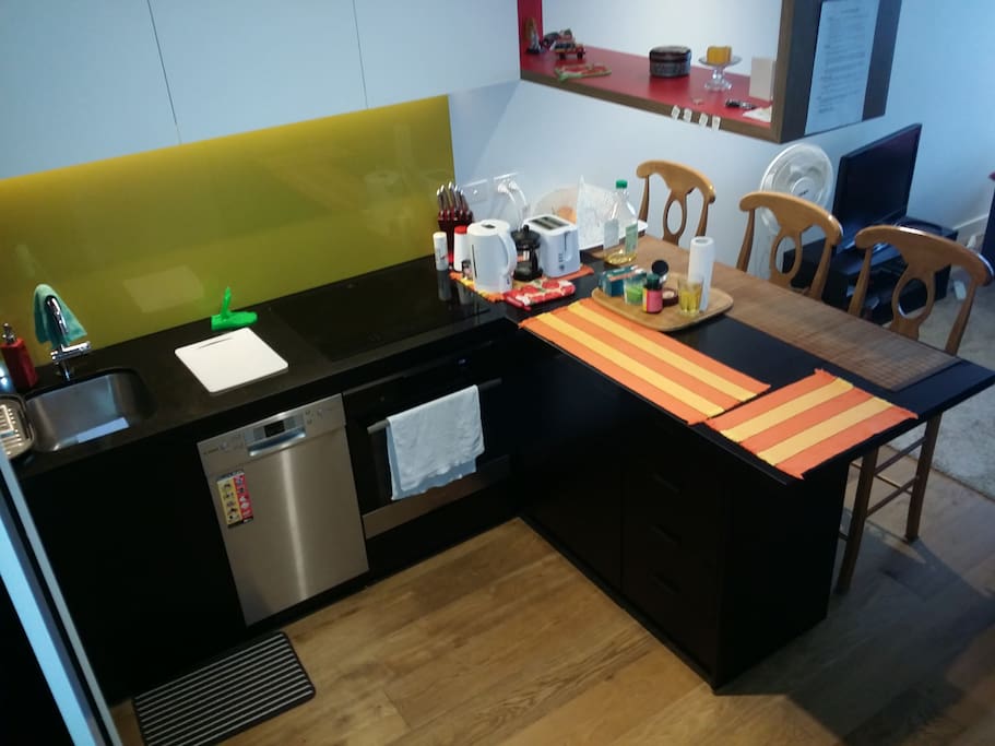 Clean and tidy kitchen