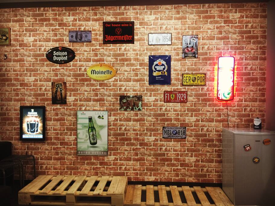 Totally a special tag wall for your FaceBook & Twitter & Instagram...