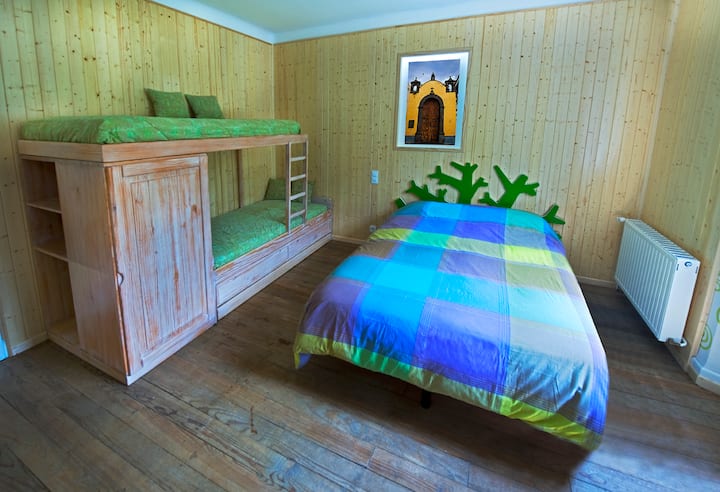 3 @双人房， 3张床，
+1个额外的
