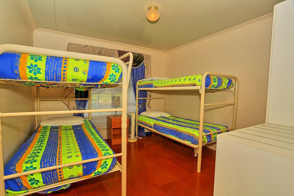 2 sets of bunks (4 singles)